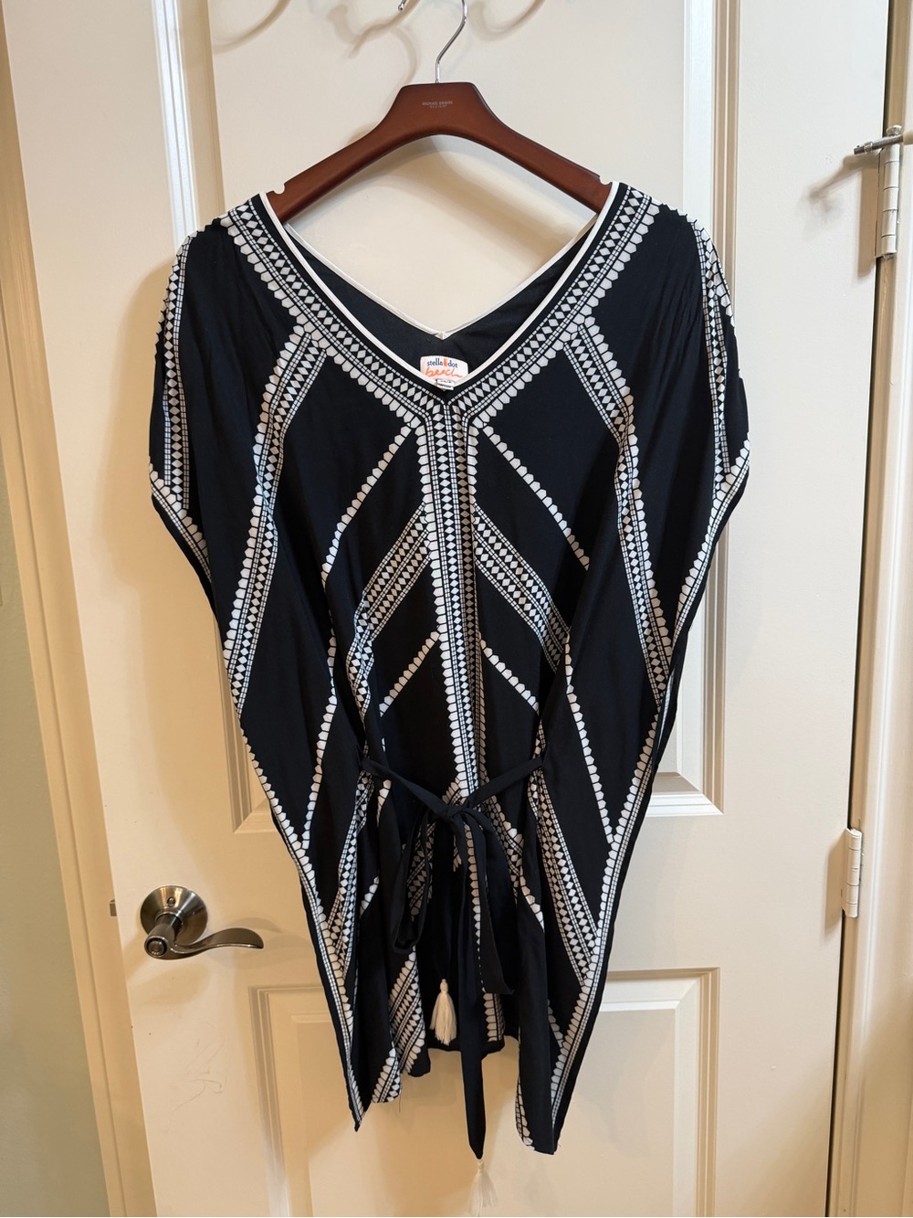 Stella and Dot Black and White V-Neck Tie-Waist Women's Dress/CoverUp/Tunic XS/S